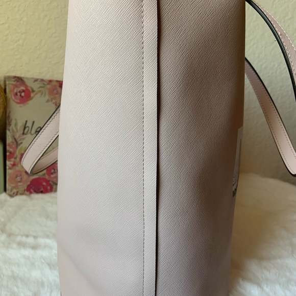 DKNY large tote - Picture 3 of 8